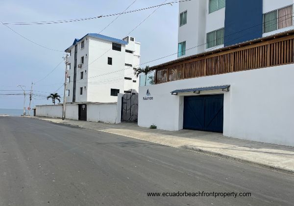 Beachfront condo in ecuador