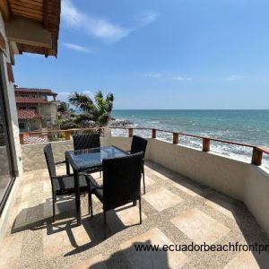 8A - Luxurious 3rd Floor Beachfront Condo with Elevator and Pool