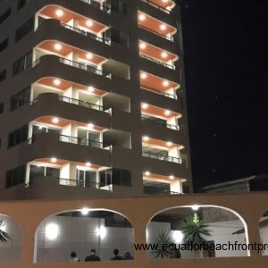 Dos Hemisferios building at Night