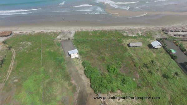 Beachfront land near Manta