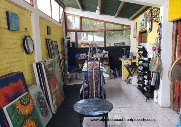 Artists retreat for sale in Ecuador