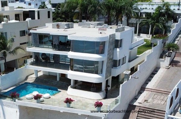 Luxury beachfront real estate in Ecuador