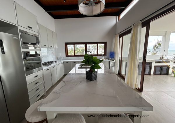 Oceanfront real estate in Ecuador