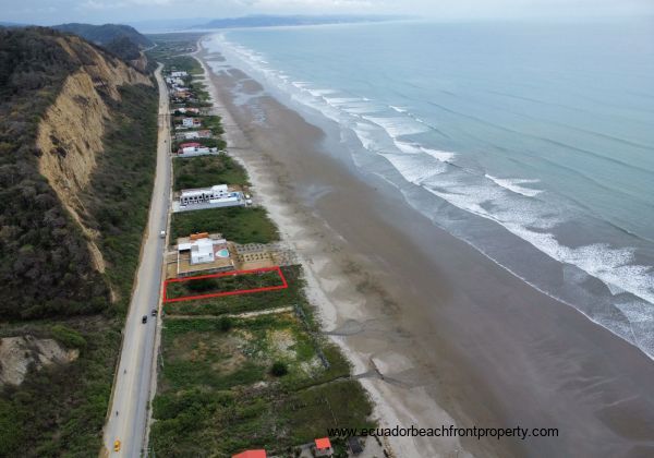 Beachfront lot for sale in Canoa, Ecuador