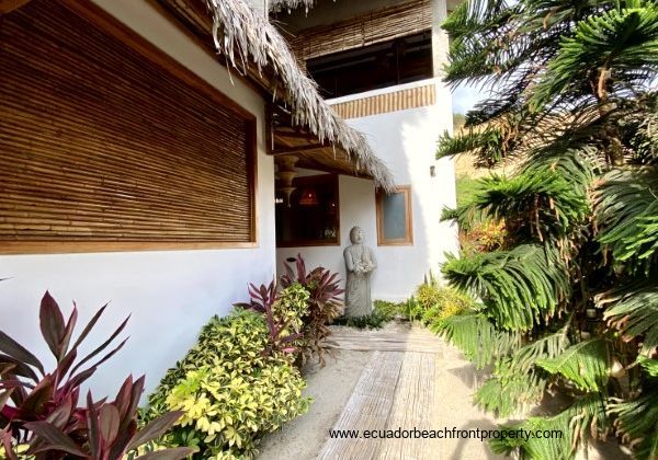 living kitchen and exterior (4)