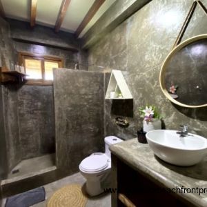 2nd level queen rooms with jacuzzi (2)