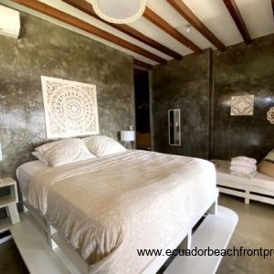 2nd level queen rooms with jacuzzi 
