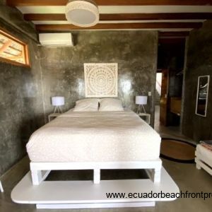 2nd level queen rooms with jacuzzi (5)