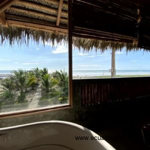 2nd level queen rooms with jacuzzi (7)
