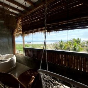 2nd level queen rooms with jacuzzi (9)
