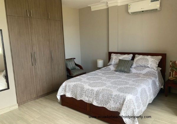Crucita oceanview real estate