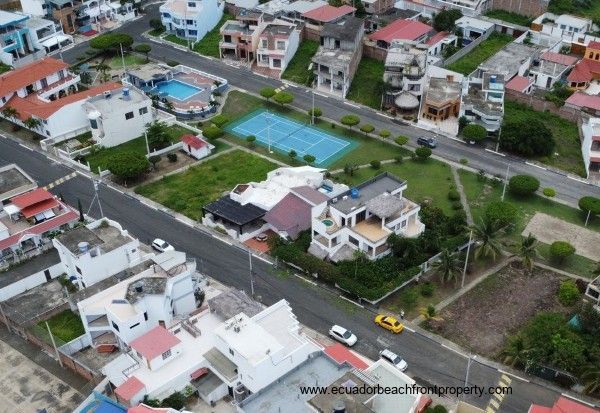Las Dunas gated community