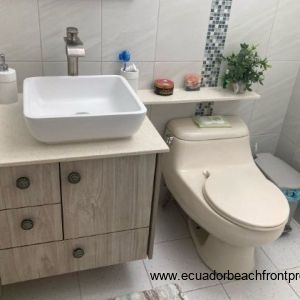 Ensuite bathroom of bedroom 3