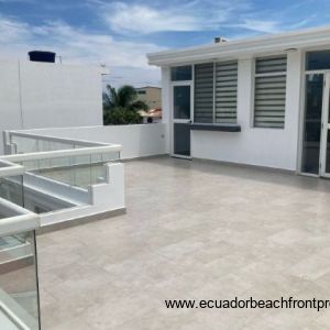 apartment on 3rd level terrace