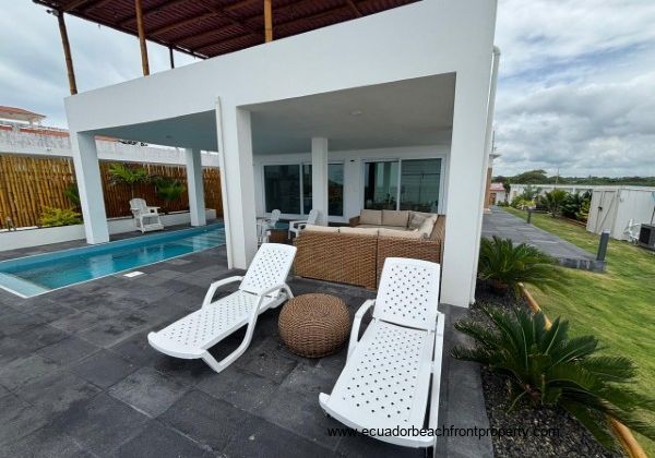 So many places from which to take in the sunshine, ocean breezes, and views