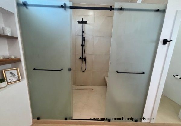 Ensuite bath with large shower