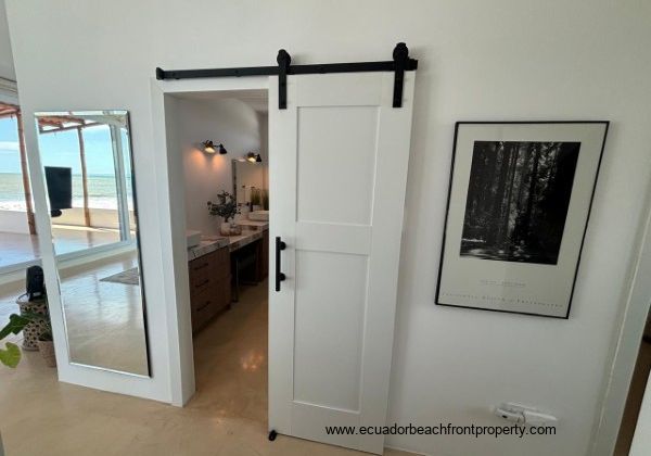 Master ensuite bath