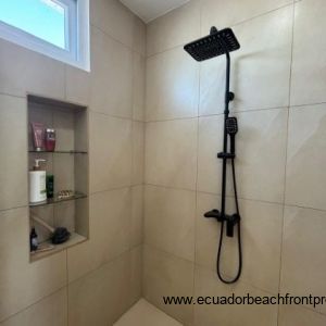 Ensuite bath with large shower