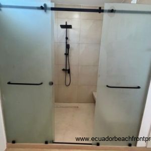 Ensuite bath with large shower