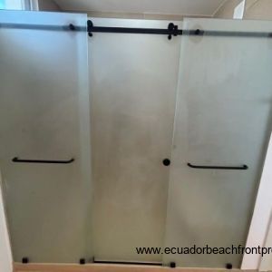 Ensuite bath with large shower
