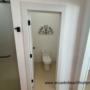 Ensuite bath with water closet
