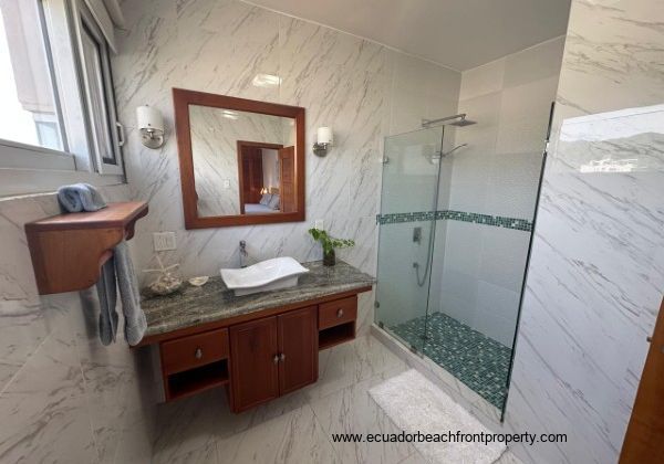 ensuite bathroom of bedroom 2 