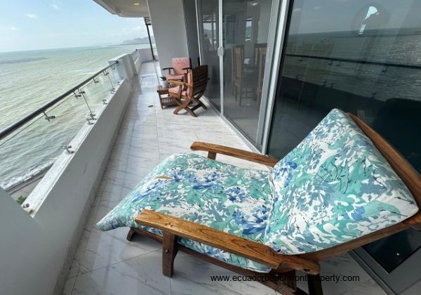 balcony off the covered terrace 