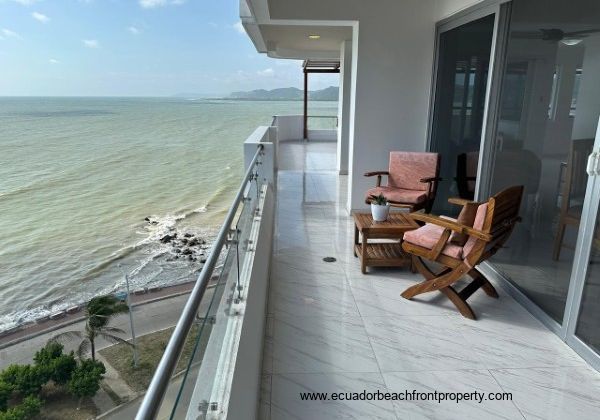 balcony off the covered terrace 