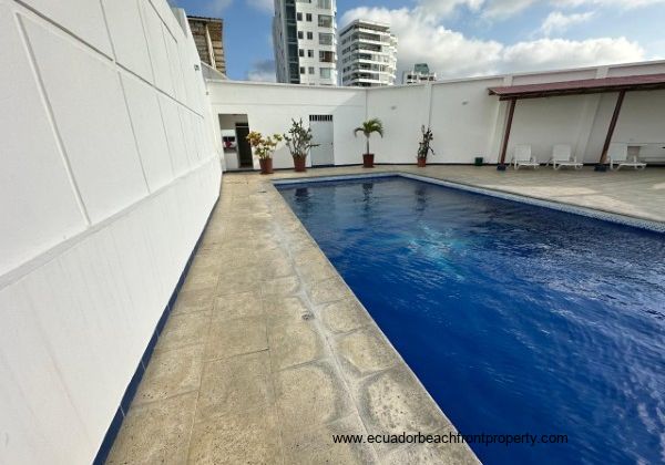pool area 