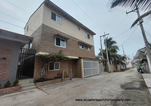 Casa Azul view from the road