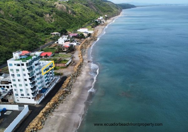 Tucked between la loma and the ocean, this Arena Sol y Mar condominium is located in the southern end of Crucita, Ecuador.