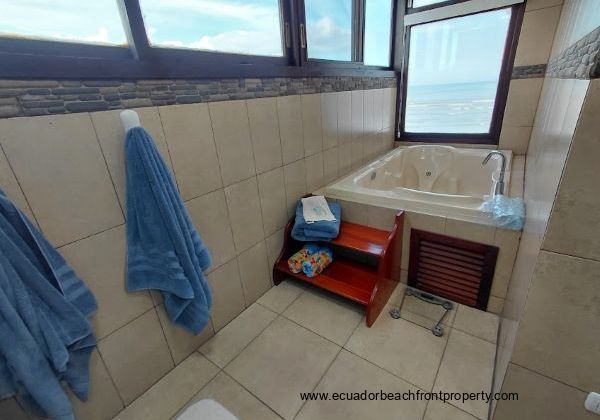 jacuzzi tub
